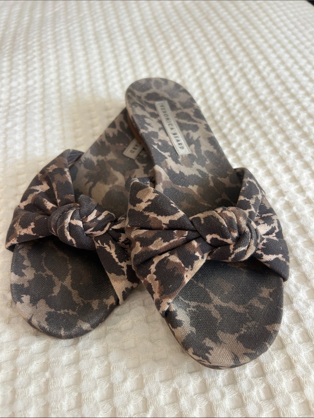Veronica Beard Etra Knot Leopard-Print Canvas Slide 6 - Picture 5 of 9